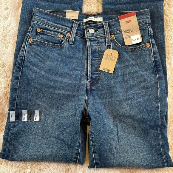 Levi's Blue Wedgie Straight Leg Jeans with Modern Distressed Style - Picture 1 of 6